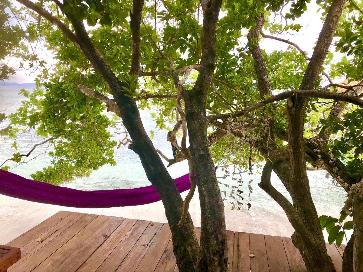 Tabari Dive Lodge Pulau Mansuar Exteriör bild
