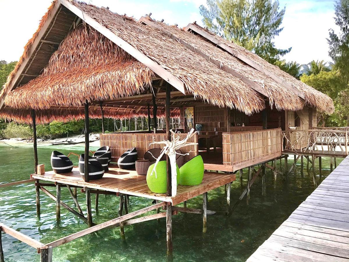 Tabari Dive Lodge Pulau Mansuar Exteriör bild